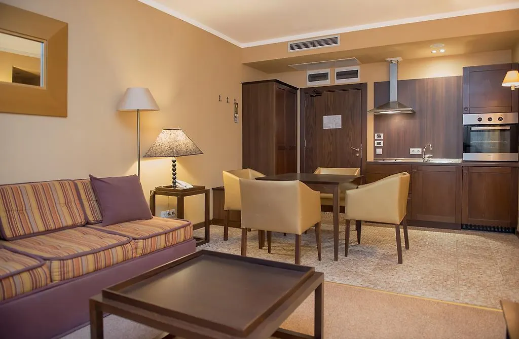 סאני ביץ' Royal Beach Apartments